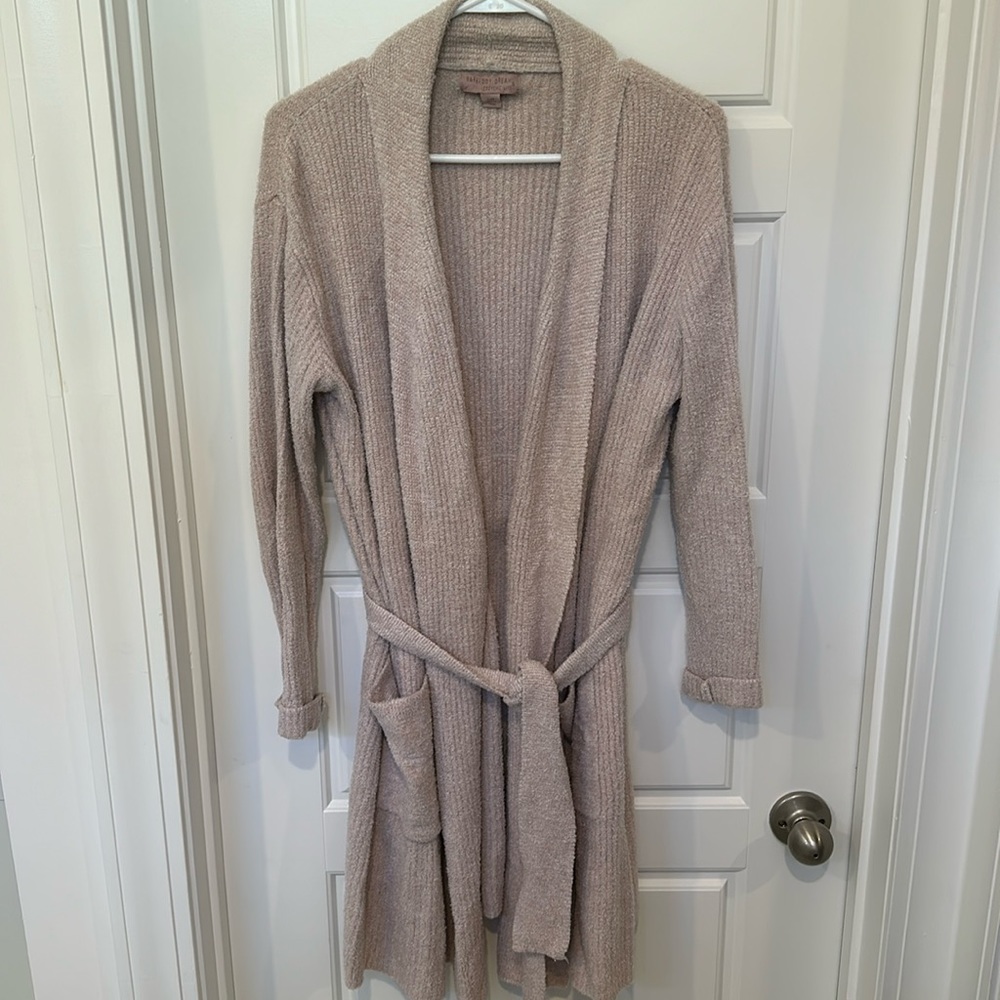 Women’s barefoot dreams robe.